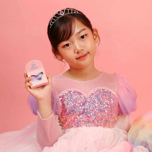safe kids eyeshadow used for creative dress-up play