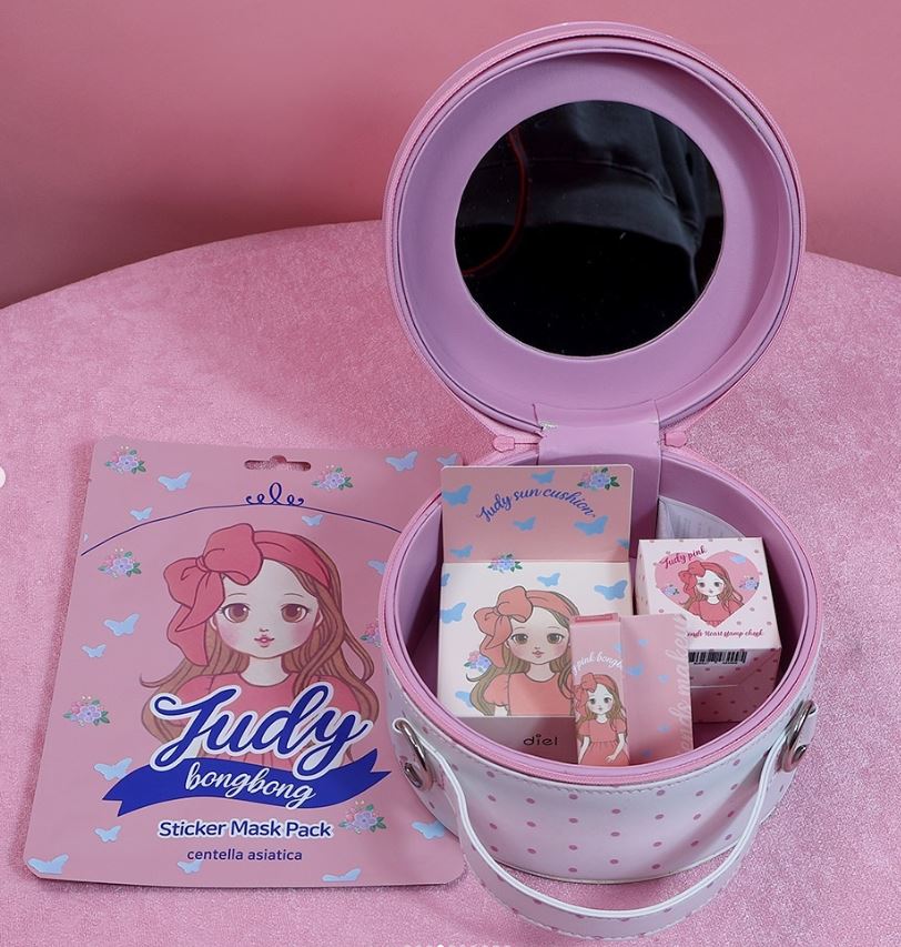 Diel Friends 4-Piece Kids Makeup Crossbody Bag Set with Mirror